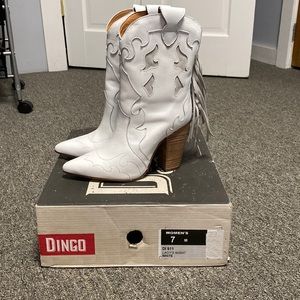 Dingo white boots